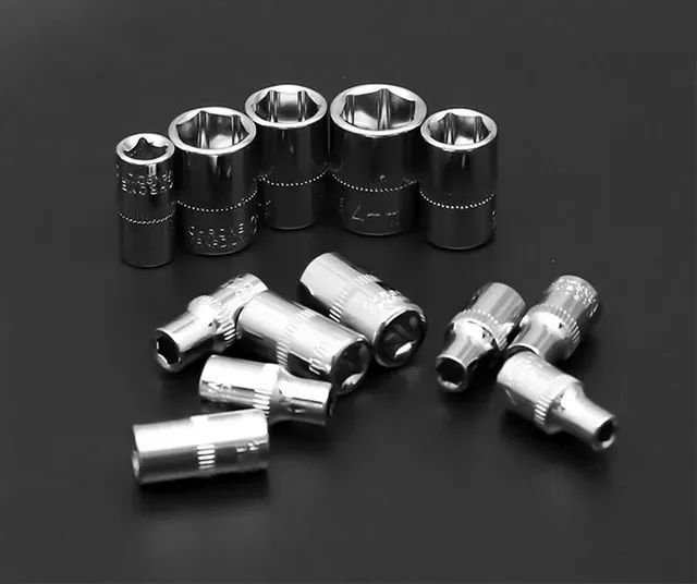 JUEGO DE COPAS Y LLAVES 46 PIEZAS EN ACERO CHROMO VANADIUM CON ESTUCHE RATCHET 1/4** - Image 6